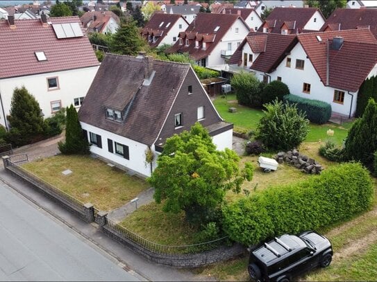 Sanierungsbedürftiges Einfamilienhaus mit großem Garten - Gestalten Sie Ihr Traumhaus!