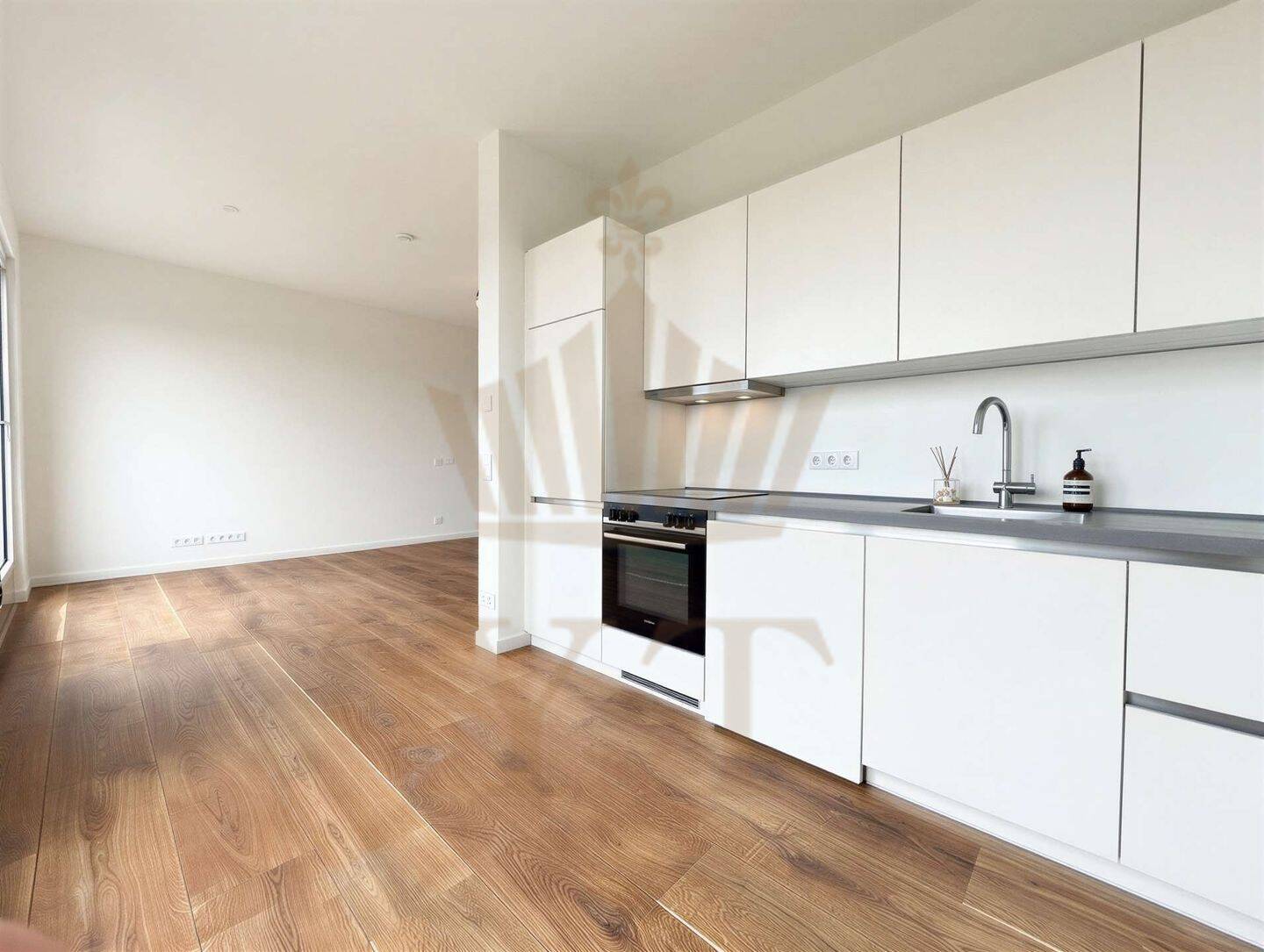 Lichtdurchflutetes Studio | hochwertige Einbauküche | großer Balkon | in Berlin-Mitte Nordbahnhof - Photo 1