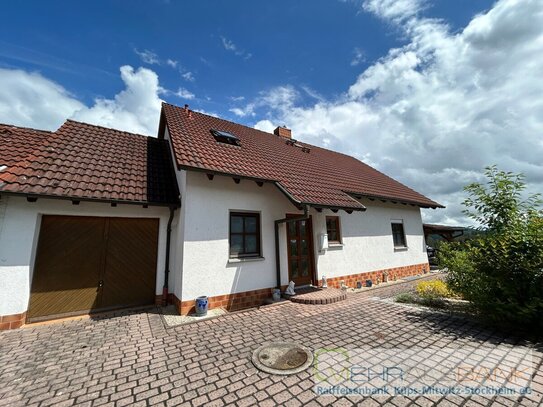 Charmantes Einfamilienhaus mit Einliegerwohnung und unverbaubarem Weitblick auf Kronach!