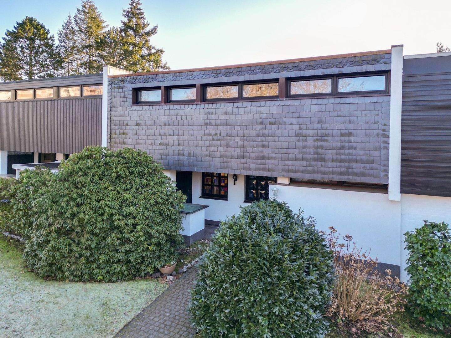 Teilmodernisiertes 4-Zimmer-Reihenhaus mit Südgarten auf Eigenland!