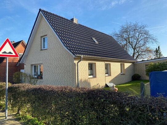 Einfamlilienhaus in ruhiger Wohnlage mit großem Garten