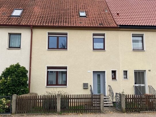 Verwirklichen Sie Ihren Wohntraum! Reihenmittelhaus in Nördlingen zu verkaufen.