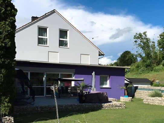 Preishammer! Großzügige Wohnung mit Terrasse, Balkon und Garten