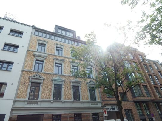 Altbau Charme in den Fürstenhöfen! Erstbezug nach Sanierung! 3-Zimmer mit Süd-Terrasse!