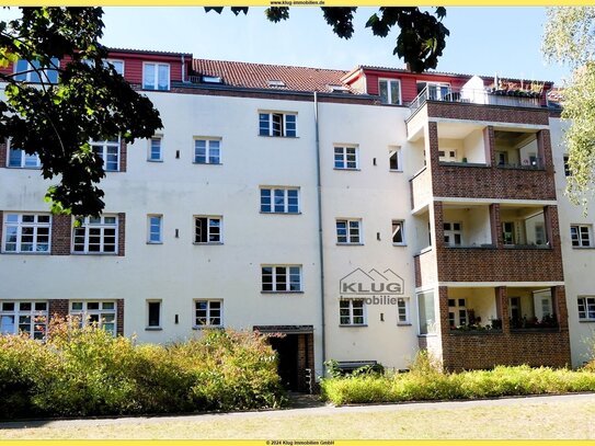 Reinickendorf! Topmodernisierte 3 Zi. Eigentumswohnung (2. OG) mit Balkon in ruhiger Citywohnlage