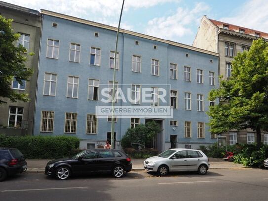 305 m² - Büroetage im Altbau mit Blick auf den Landwehrkanal! *96*