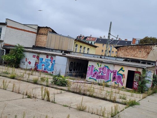 Lichtenberg: GEWERBEGRUNDSTÜCK nahe Ostkreuz, ca. 1.200 m² per SOFORT zu VERMIETEN