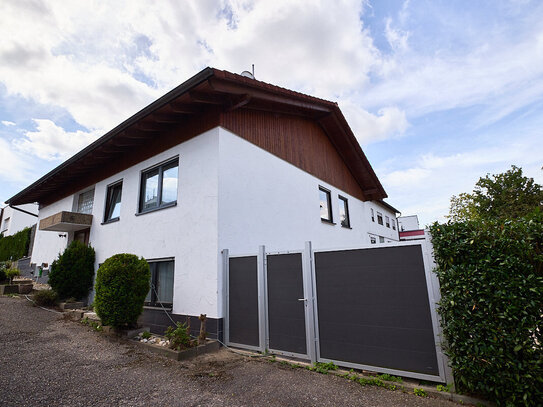 schickes Zweifamilienhaus mit Pool, Garten, Garage uvm. auf der Suche nach einer neuen Familie!