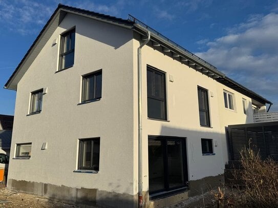 Neubau Doppelhaushälfte in Türkenfeld, 2 Gehminuten zum Bahnhof