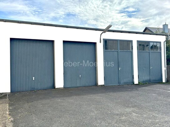 89 m² Lagerfläche verteilt auf 2 Hallen / 4 Tore / ca. 180 m² Außenfläche / zentral / ab sofort