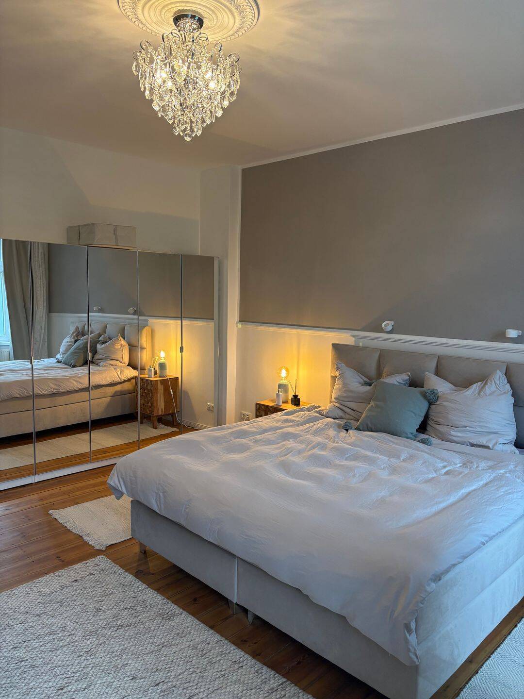 Charmante AltbauWohnung direkt am Park und See - Photo 1