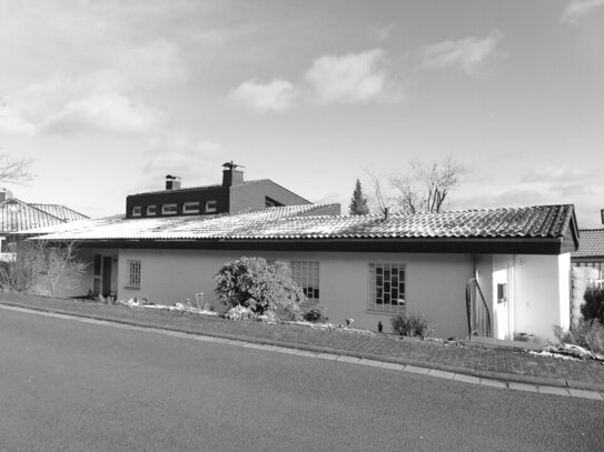 Einfamilienhaus mit Einliegerwohnung, Sauna und herrlichem Ausblick in ruhiger Lage von Cleeberg!