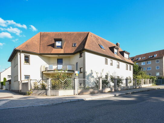 Exklusives Mehrparteienhaus mit Garagen und Carports auf 750 m² Grundstück