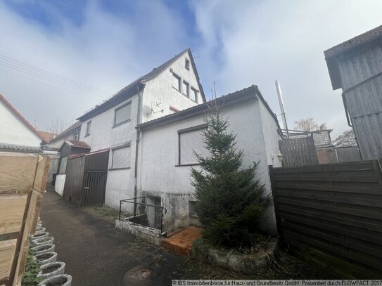 Älteres, renovbed. Einfamilienhaus in zentraler Lage mit Gärtle und Holzschuppen