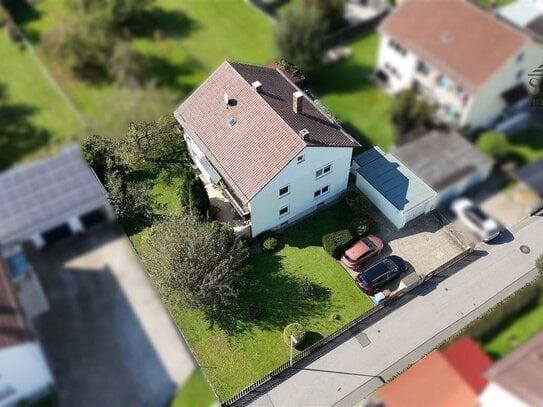 Familienfreundliches Haus mit zwei Wohneinheiten, Garten, Balkon, Terrasse, Garage und Stellplätze in Rettenbach