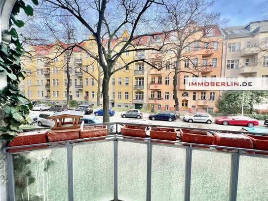 IMMOBERLIN.DE - Attraktive 5-Zimmer-Wohnung mit Loggia nahe Schloßstraße