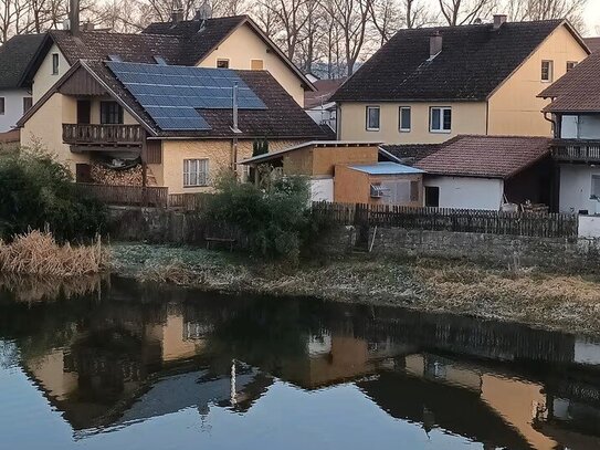 ZFH im Zentrum mit großer Garage und Ausbaumöglichkeiten direkt am Fluss Regen