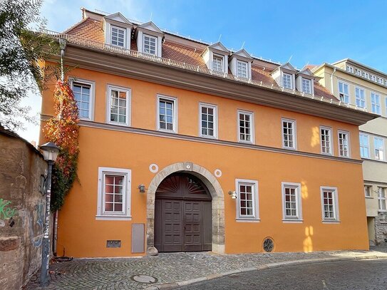 Attraktive Stadtwohnung mit Balkon und Aufzug