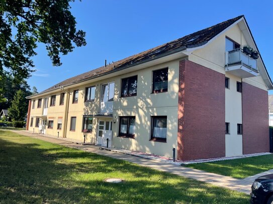 modernisierte 3-Zimmer-TERRASSEN-Wohnung mit kleinem Garten