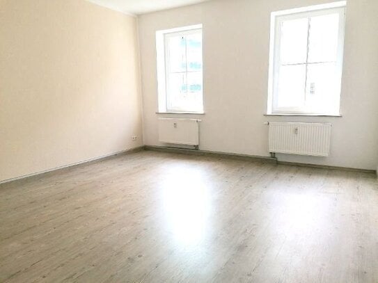 !! 2-Zimmer-Wohnung mit Balkon und PKW-Stellplatz im Lutherviertel !!