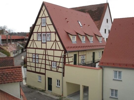 Moderne 2 Zimmer Wohnung über drei Etagen mit Einbauküche, Balkon und Stellplatz in der Altstadt