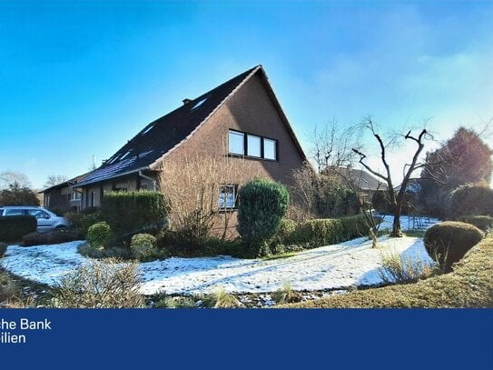 Ein- oder Zweifamilienhaus mit schönem Eckgrundstück und 3 Badezimmern in Rees-Haldern zu verkaufen!