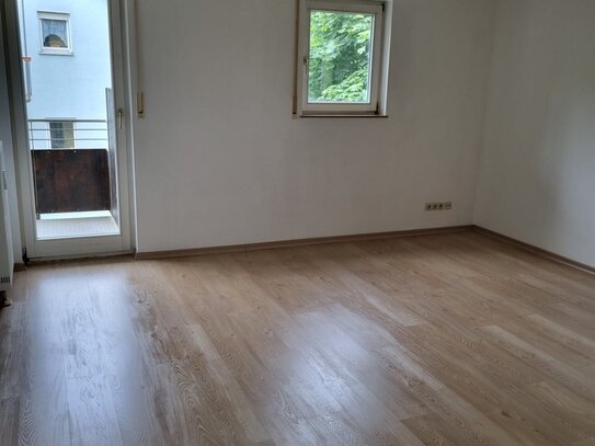 ruhige 3 Zimmer Wohnung mit Balkon