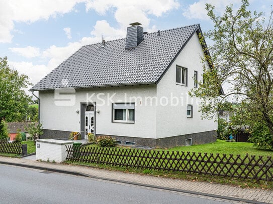 Vielfältige Wohnträume: Charmantes Zweifamilienhaus in Königswinter mit flexiblen Nutzungsmöglichkeiten!