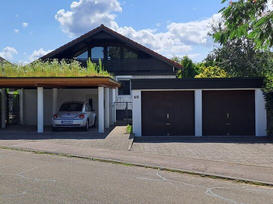 Gepflegtes EFH mit zwei Wohneinheiten, Doppel-Carport und Doppel-Garage