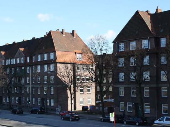 Altbauwohnung mit Balkon in direkter Elbnähe zum 01.04.2025