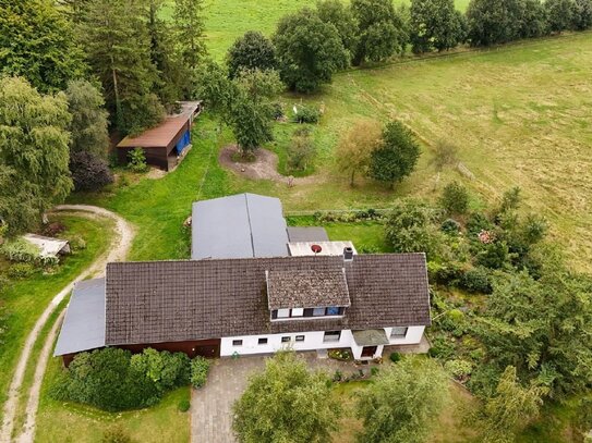 gepflegter Resthof mi 18.750 m² direkt am Haus und Stall sowie Offenstall - ideal für Pferdefreunde