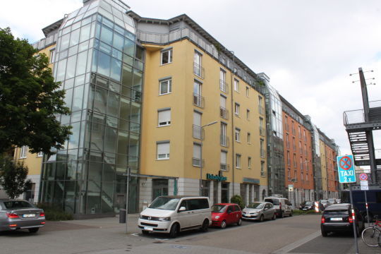 KA-Südweststadt / schöne und gepflegte 3-Zi-Whg mit Balkon und Tiefgaragenstellplatz