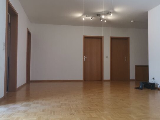 Gemütliche 3 Zimmer Dachgeschosswohnung mit kleiner Dachloggia