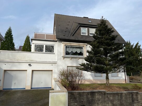 Wohnen in bester Lage, Lüdenscheid-Oeneking - Großzügige Erdgeschosswohnung mit Terrasse, Garten und zugehörigem Apartm…