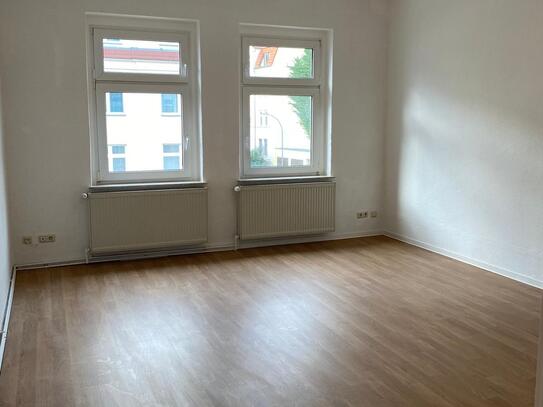 Schöne 3 Zimmer Wohnung mit Balkon sucht Familie