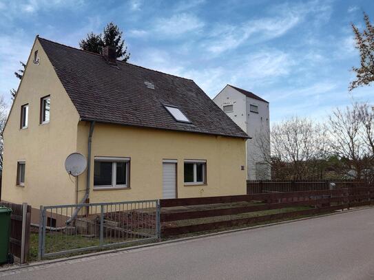 leerstehendes Zweifamilienhaus in Regensburg