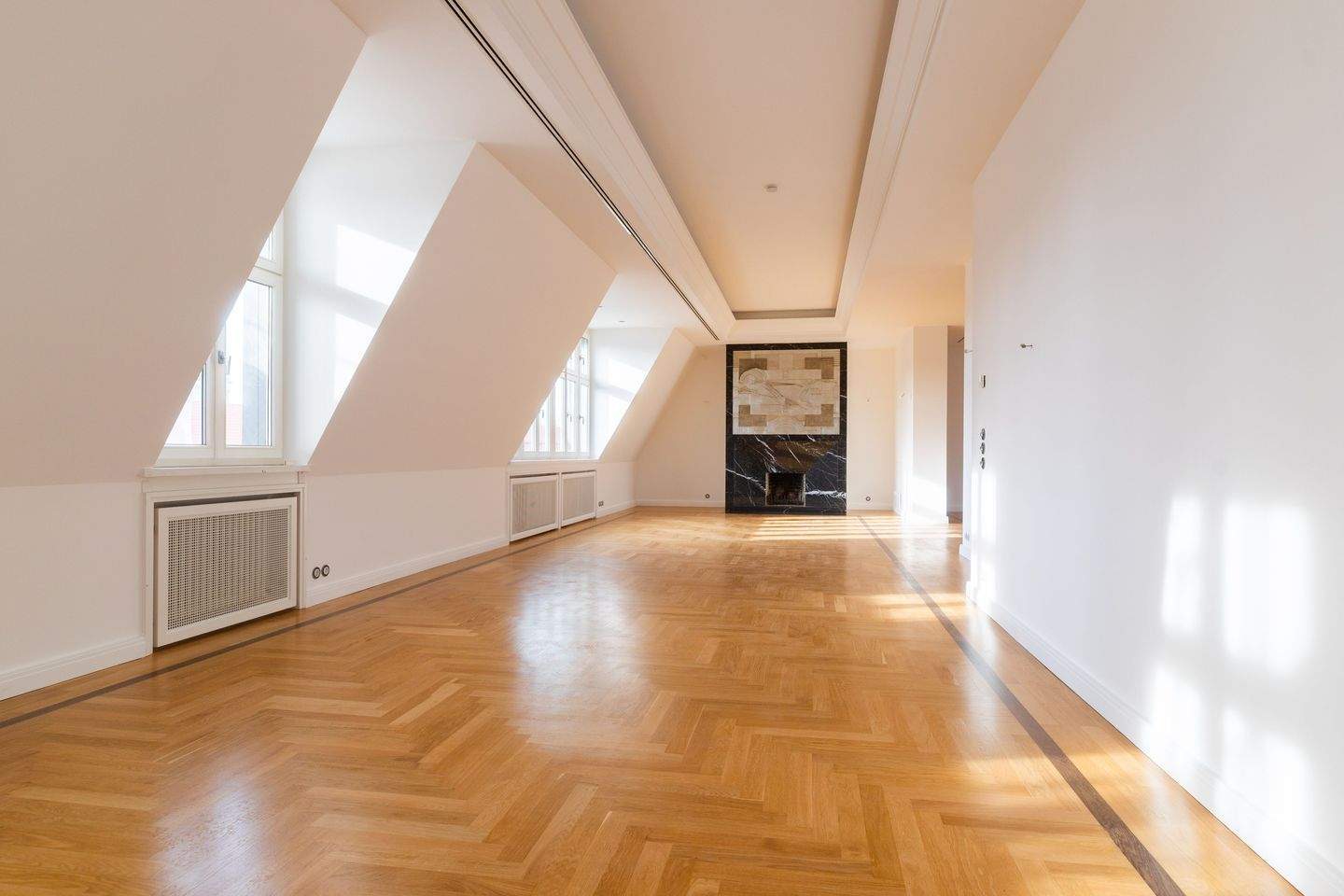 Ein architektonisches Juwel mit großzügigen Terrassen in ruhiger Lage am Gendarmenmarkt I Stellplatz - Foto 1