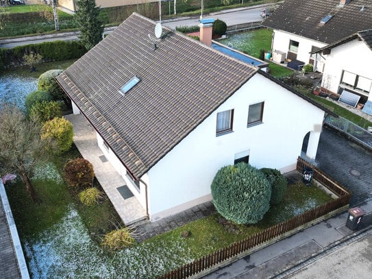 **Einfamilienhaus mit Einliegerwohnung sucht neue Besitzer**