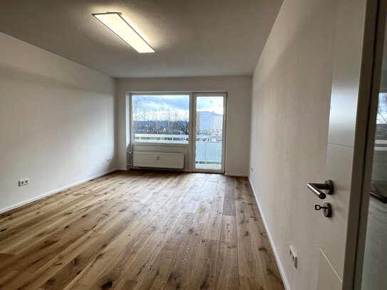 Neu sanierte 2-Zimmer Wohnung mit Tiefgarage und Balkon in Altdorf. Ohne Provision!