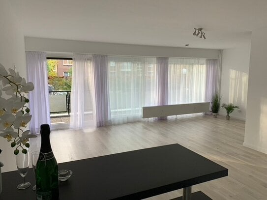 Große 1,5 Zimmerwohnung mit Balkon, Garten, Schwimmbad und Sauna in Hamburg - Marienthal