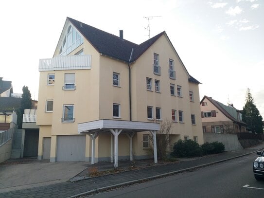 Attraktive, urgemütliche 2-Zimmer-Wohnung mit außergewöhnlichem Grundriss für Singles oder Paare