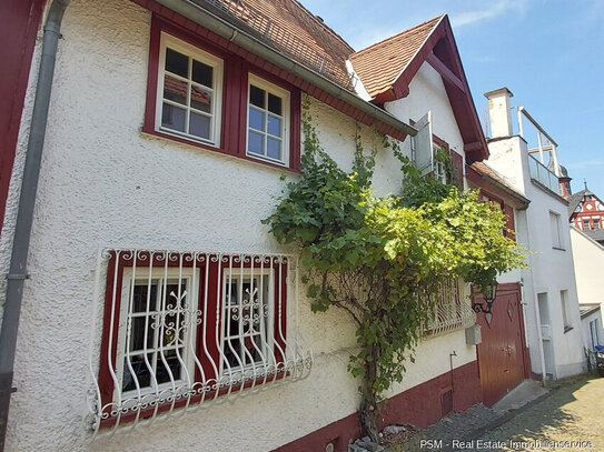 **Gemütliches Fachwerkhaus mit Garage, Dachterrasse und viele Extras in bevorzugter ruhiger Lage **