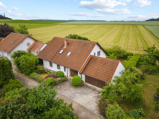 Außergewöhnlich großzügiges Wohnhaus in traumhafter Ortsrandlage von Biberach/Rindenmoos