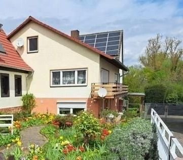 Saniertes Einfamilienhaus mit großem Garten und Schwimmteich (Pferdehaltung möglich)