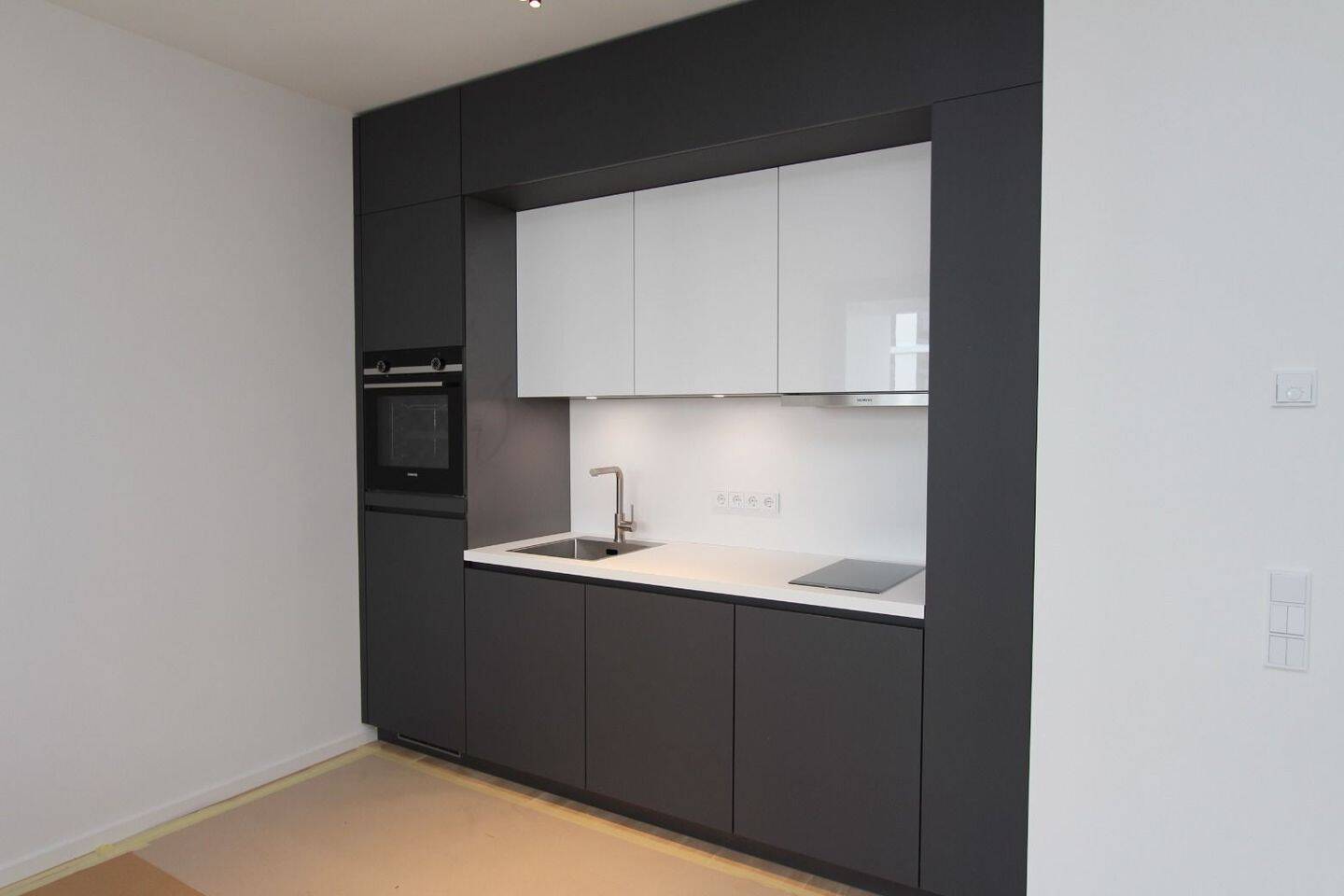Nachmieter gesucht * 1 Zimmer Wohnung * Balkon * Einbauküche - Photo 1