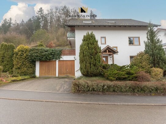 Idyllisches Zweifamilienhaus mit 200 m² Wohnfläche am Feldrand in Oberndorf (Altoberndorf) - Ruhe und Natur pur!