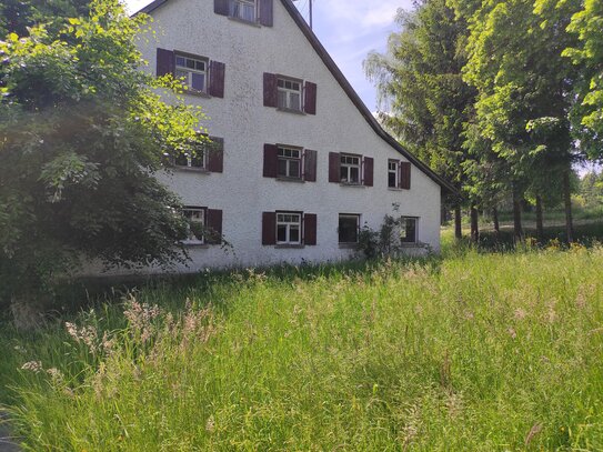 Idyllisch gelegene Hofstelle im württembergischen Allgäu