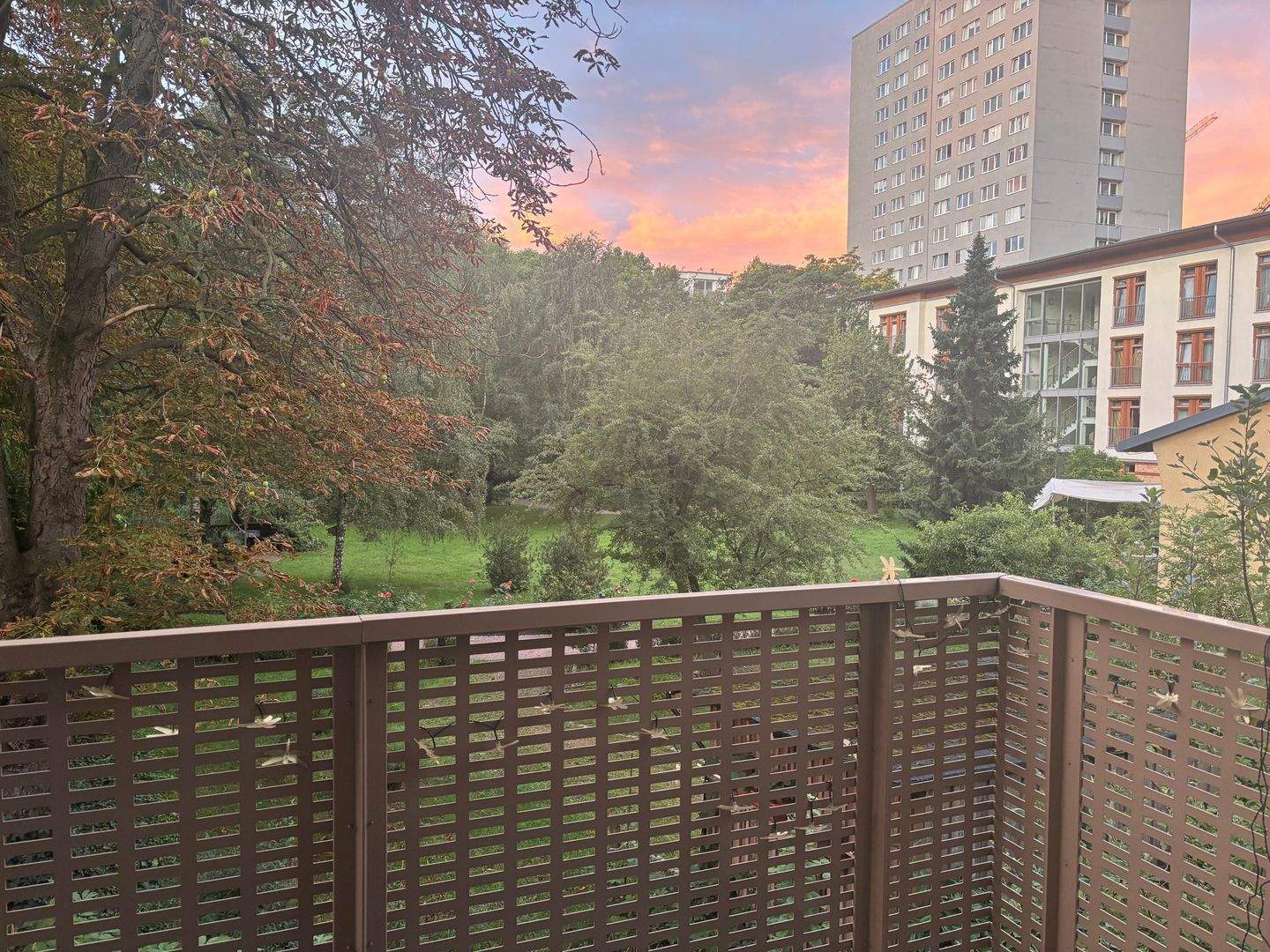 Zentrale Friedrichshain Wohnung mit Blick auf den Garten - Foto 1