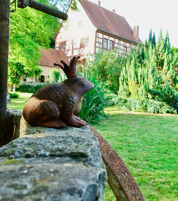 Graf & Gräfin gesucht - Traum-Schloss mit arrondierten Ländereien als romantische Event-Location & Ruhe-Refugium – Denk…