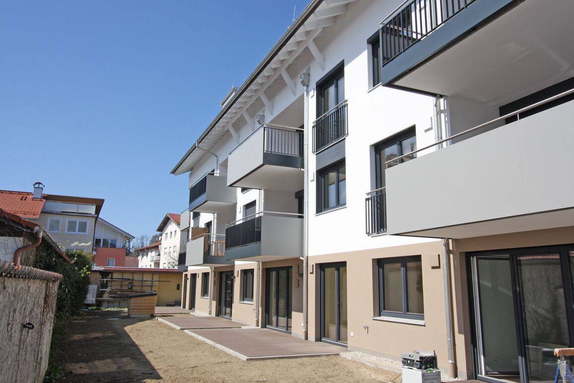                                                               Neubau-3-Zimmer Erdgeschoss-Wohnung mit gro&szlig;er S&uuml;dterrasse                                                       in Prien am Chiemsee